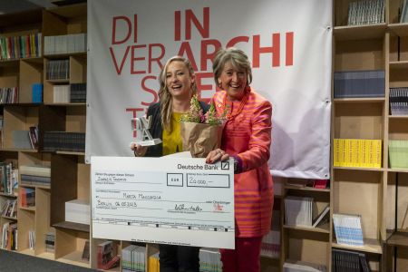 Die Gewinnerin des ersten DIVIA-Awards Marta Maccaglia mit Initiatorin Dr. Ursula Schwitalla