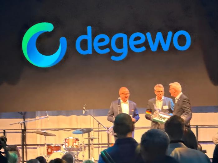 Staffelübergabe: (v.r.) Christoph Beck übergibt an Kai-Marten Maack und Pascal Atzert