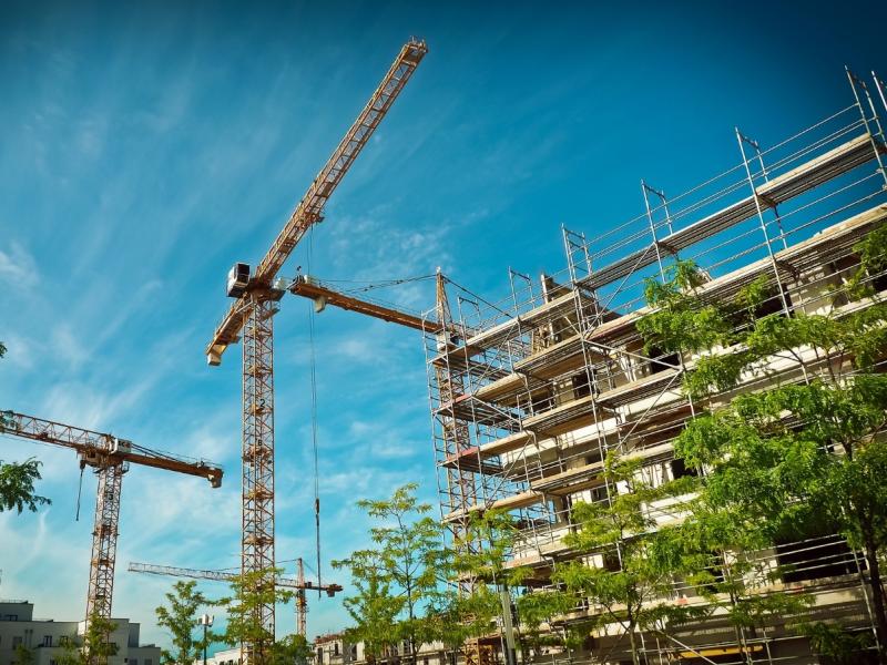 „Bauturbo“-Gesetz tritt in Kraft: Senat unterstützt Bezirke mit Leitfaden