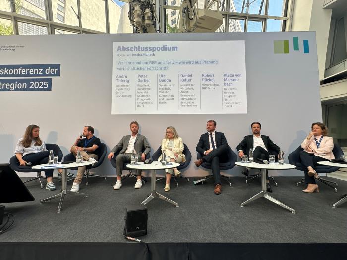 Die Podiumsdiskussion auf der IHK-Konferenz