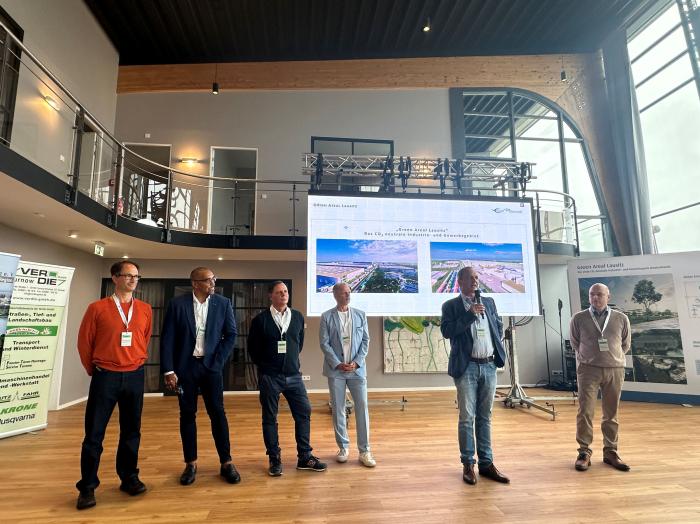Vorstellung der Zukunftspläne: Jochem Schöppler (m.) und das Team von Euromovement präsentierten den aktuellen Stand der Planungen für den CO₂-neutralen Industriepark 