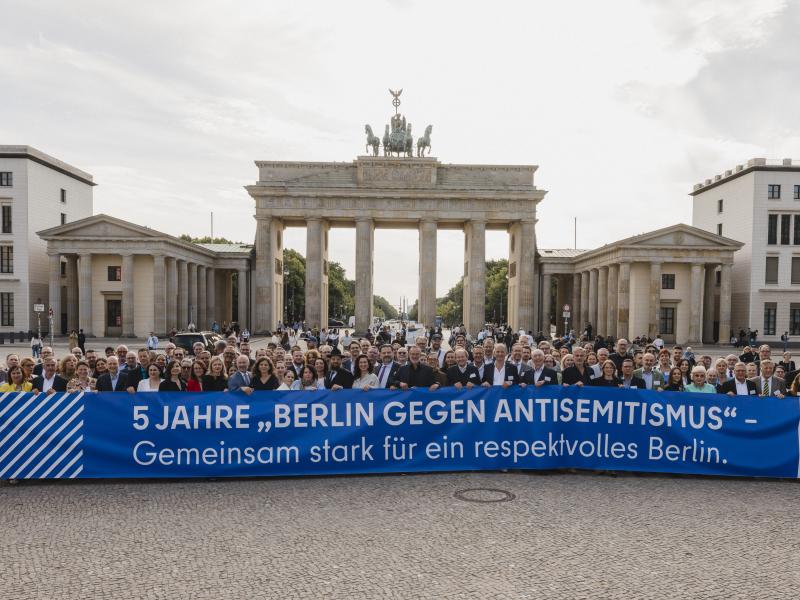 Fünf Jahre „Berlin gegen Antisemitismus“: Wirtschaft und Gesellschaft setzen gemeinsames Zeichen