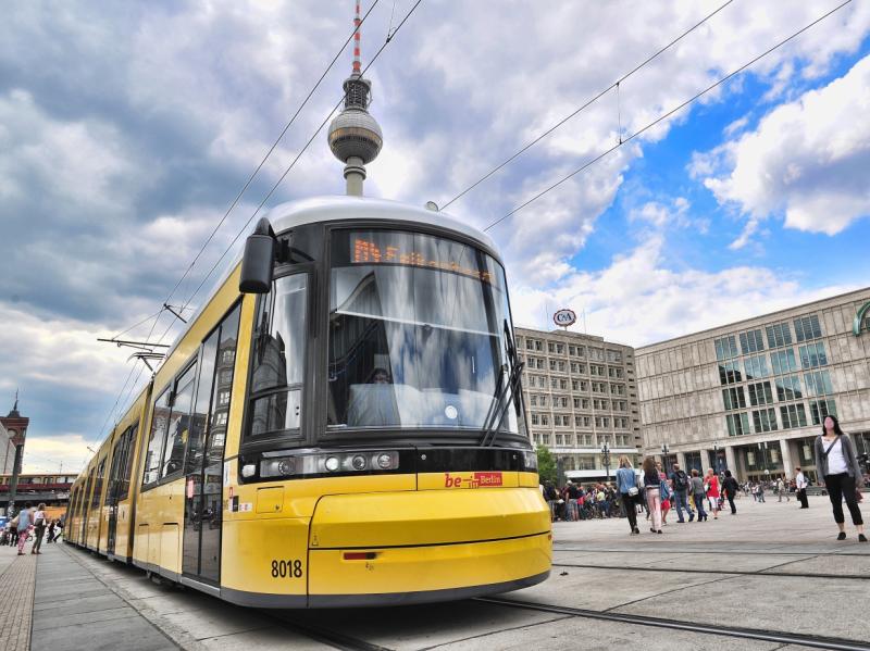 XXL-Straßenbahn ab Mitte Juli in Betrieb, Azubis profitieren doppelt