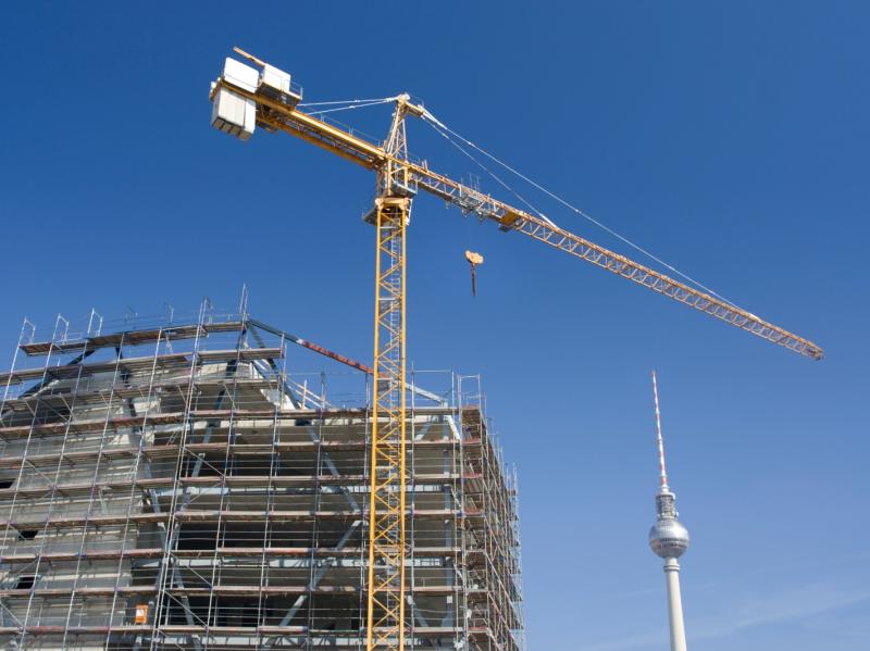 Schnell, billig, fertig – Berliner Rohbauexperte Akbar Akhavan von Nexo Ingenieurbau GmbH schlägt Alarm