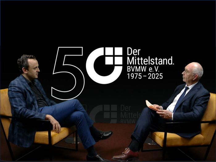 Dr. Simon Kempf, Geschäftsführender Gesellschafter der Periskop Development GmbH, im Gespräch mit Moderator Frank Schmeichel