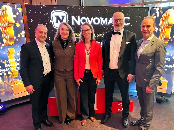 Gastgeber war die Spielbank Berlin am Potsdamer Platz: v.l. Mehmet Celikoglu, Geschäftsführer Spielbank Berlin, Andrea Jegge-Baron, Standortleiterin Spielbank Berlin, Anette Brücher-Herpel, Geschäftsführerin der NOVOMATIC Spielbanken Holding Deutschland, Dennis Schenske, Turnierleiter und Standortleiter Spielbank Berlin, Gerhard Wilhelm, Sprecher der Geschäftsführung der Spielbank Berlin