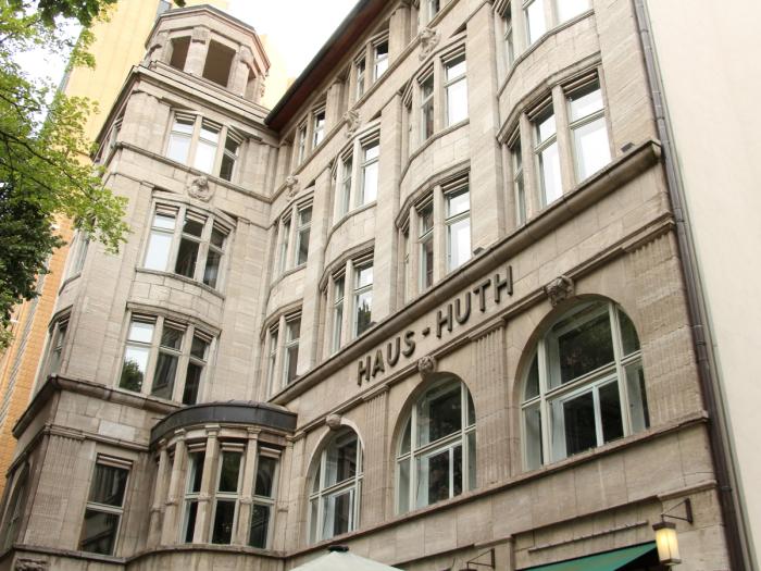 Das denkmalgeschützte Haus Huth in der Alten Potsdamer Straße in Berlin-Tiergarten