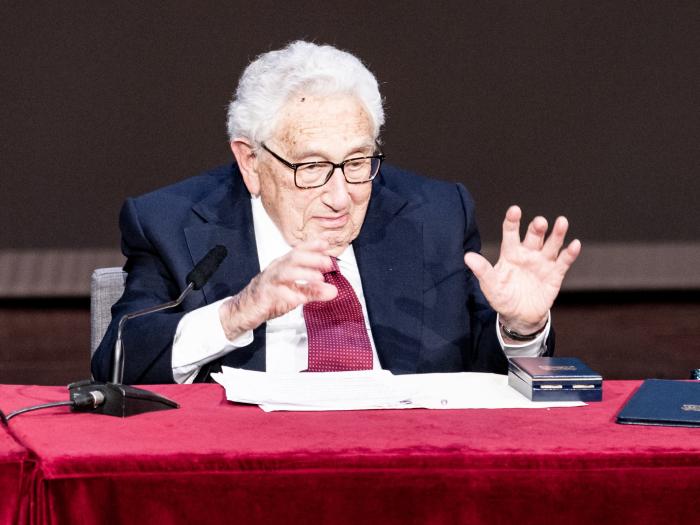 Selbst im Alter von 100 Jahren war Henry Kissinger noch aktiv