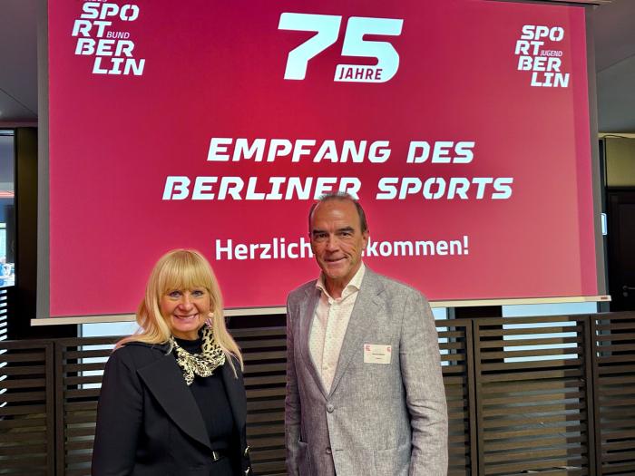 v.l.: Sportsenatorin Iris Spranger und Sprecher der Geschäftsführung der Spielbank Berlin Gerhard Wilhelm