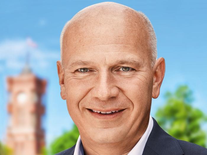 Berlins Regierender Bürgermeister Kai Wegner gibt sich optimistisch trotz schweren Aufgaben