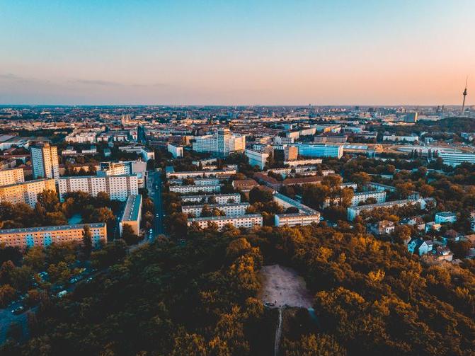 Berlin-Lichtenberg - Abendstimmung bei Bezirksstadtrat Hönicke?