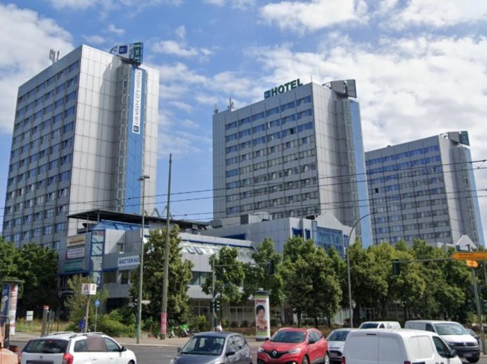 Der Gebäude-Komplex des ehemaligen City Hotels in Lichtenberg