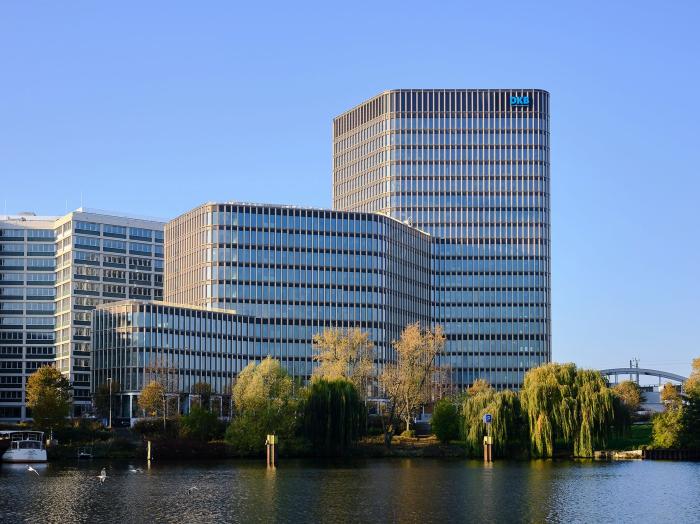 Upbeat in der Europacity: Mit dem DKB-Campus am Nordhafen zeigt Kleihues + Kleihues seine Erfahrung mit großmaßstäblichen Büro- und Stadtbausteinen in Berlin 
