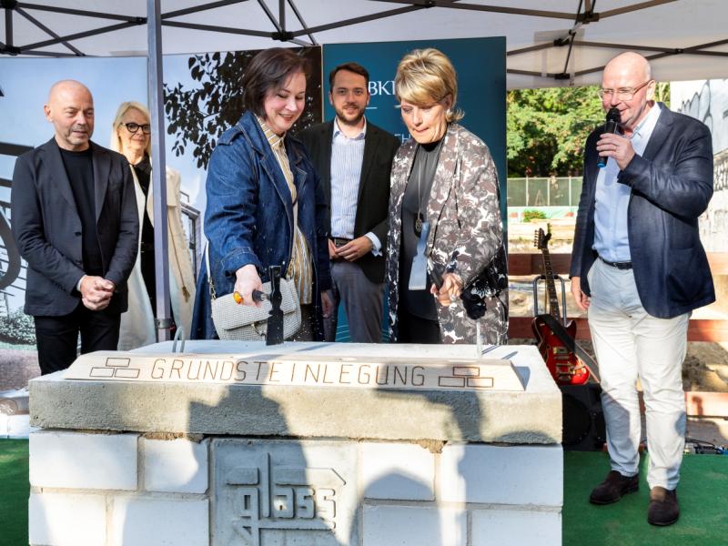 Neues Vereinshaus: VBKI feiert Grundsteinlegung