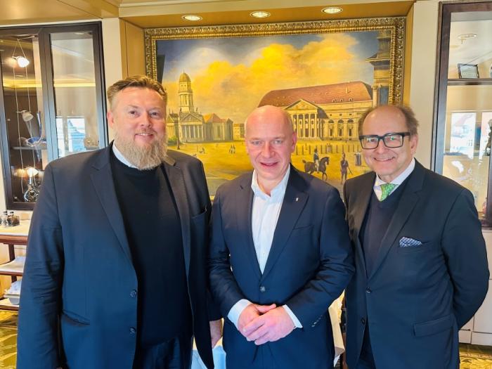 (v.l.): Peter Noack, Zeitgeist Asset Management; Kai Wegner, Regierender Bürgermeister von Berlin; Wolfgang Branoner, Präsident Berlin Capital Club