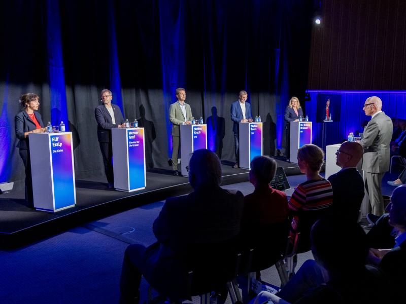 Wirtschaft vor der Wahl: Spitzenkandidaten liefern sich Schlagabtausch bei IHK-Wahlarena