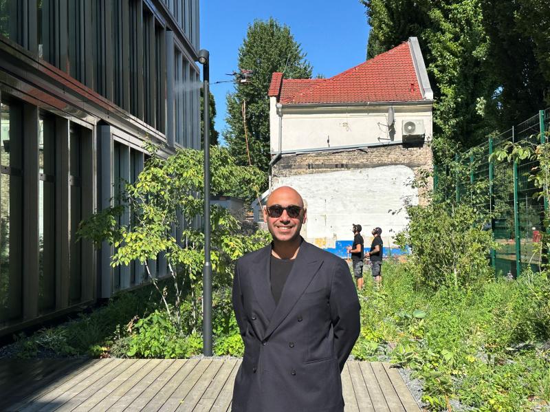 Premiere: skyXwash-Reinigungsdrohnen bringen die Gebäudewirtschaft in die Zukunft
