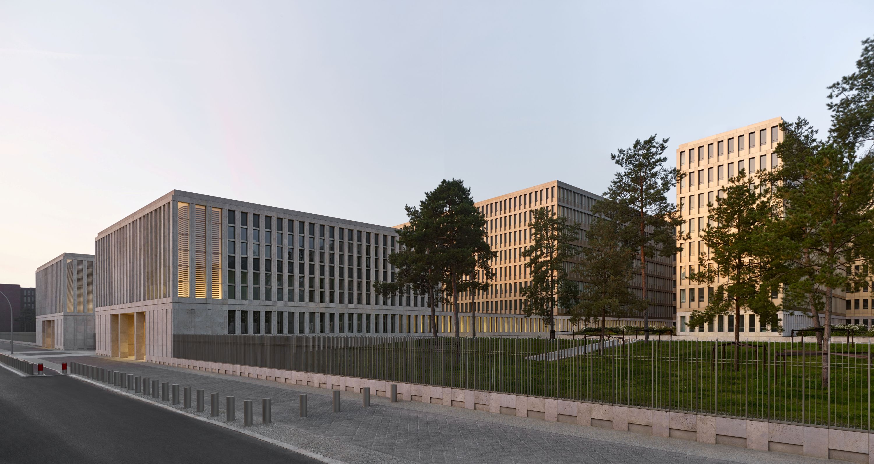 Die Zentrale des Bundesnachrichtendienstes in Berlin-Mitte gehört zu den markanten Großprojekten von Kleihues + Kleihues in der Hauptstadt | Stefan Müller