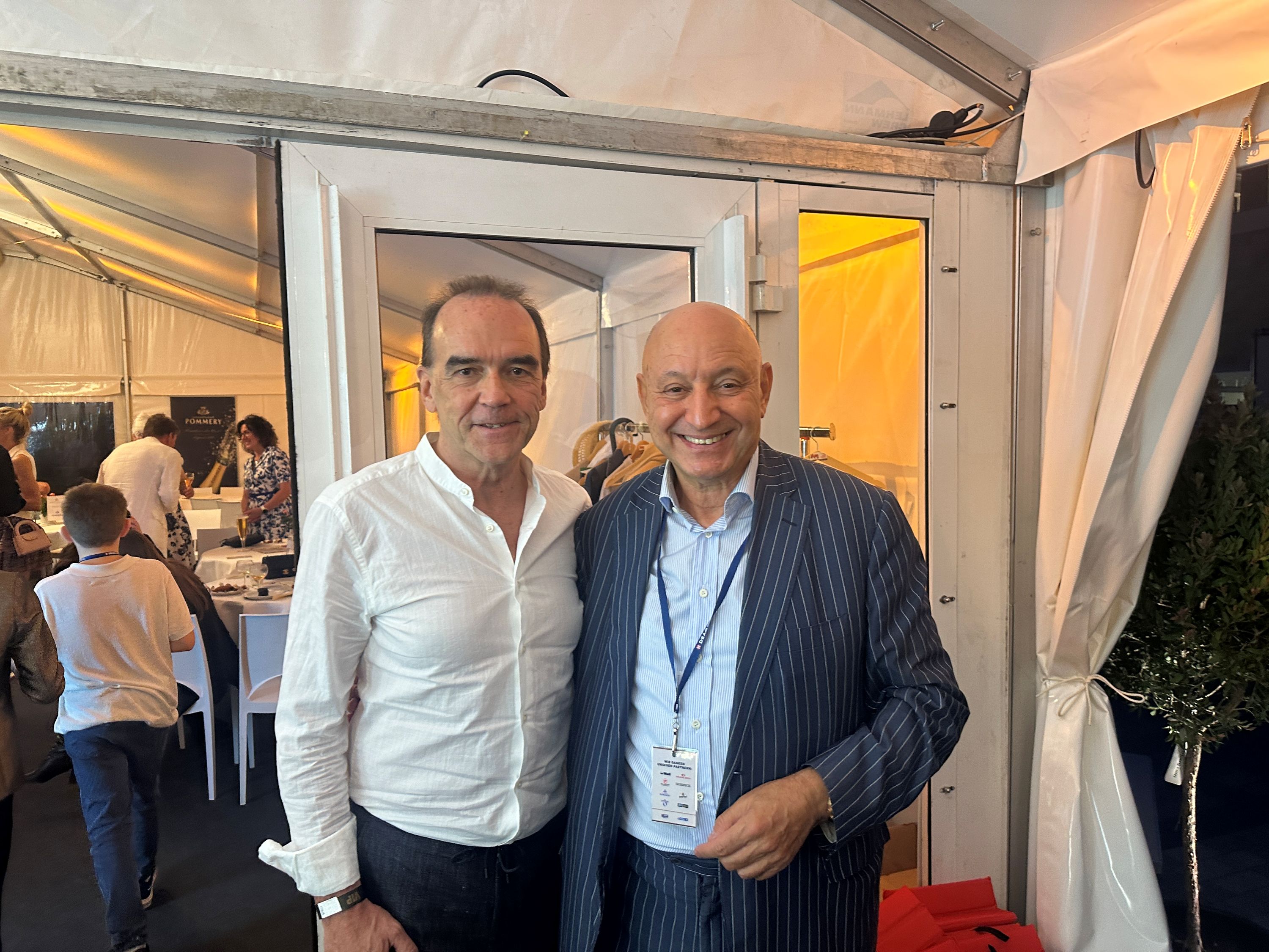 Gerhard Wilhelm, Sprecher der Geschäftsführung der Spielbank Berlin, mit Mario Hempel, Gesellschafter und Partner des Classic Open Air. | BERLINboxx
