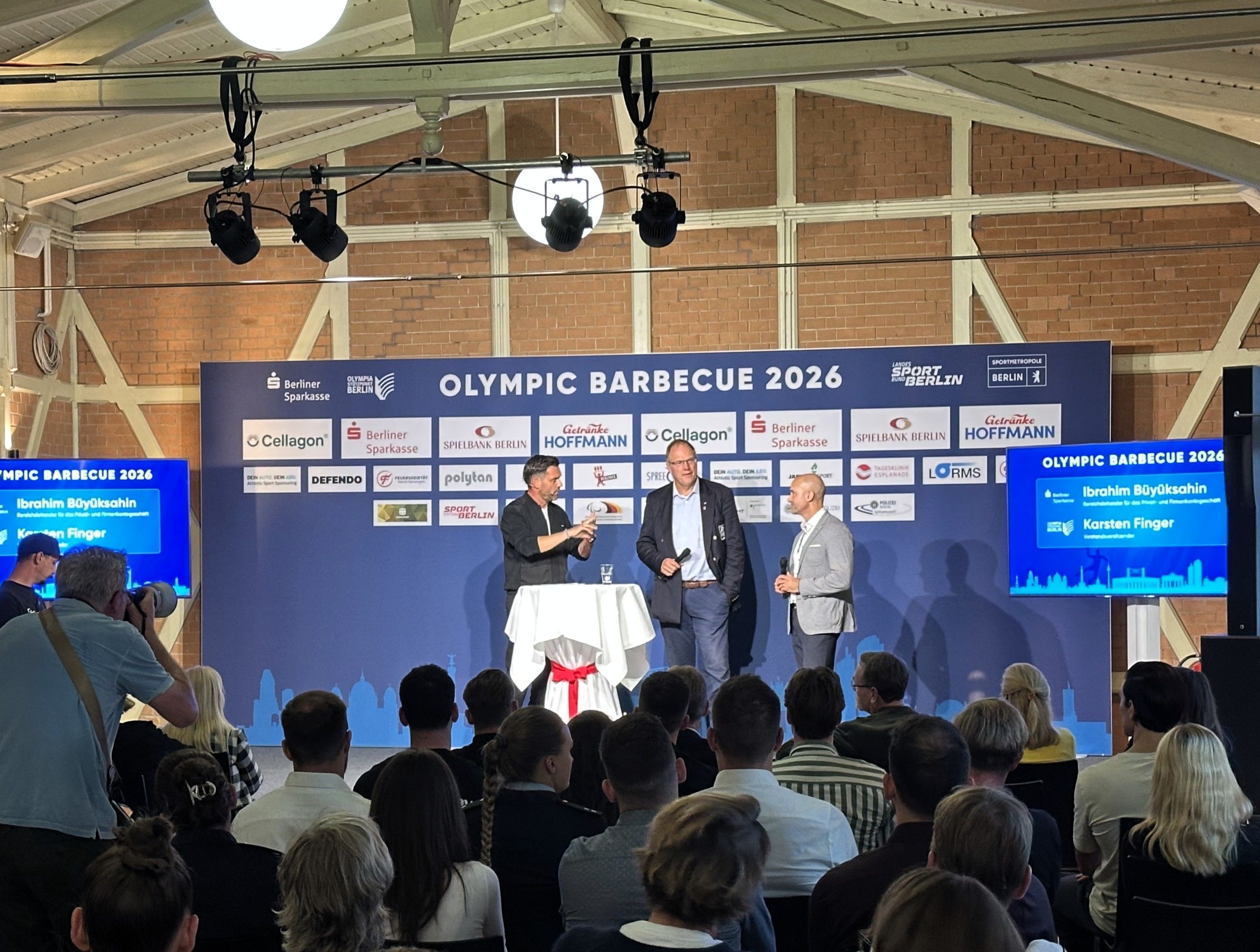 Olympic Barbecue 2026: Beim Podiumsgespräch stand die Berliner Bewerbung um Olympische und Paralympische Spiele im Mittelpunkt | BERLINboxx