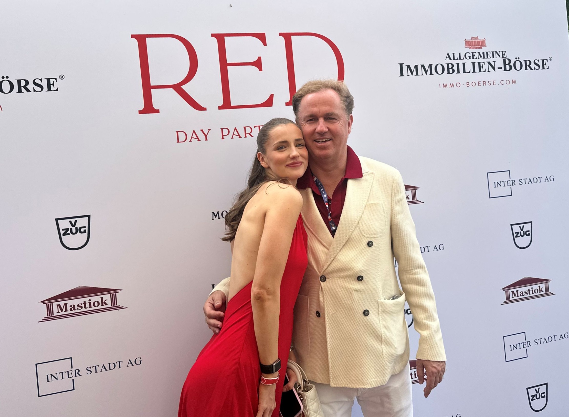 Familienmoment auf der RED Day Party 2026: Gastgeber Christian Gérôme mit seiner Tochter Sophie Gérôme am Wannsee | FBERLINboxx