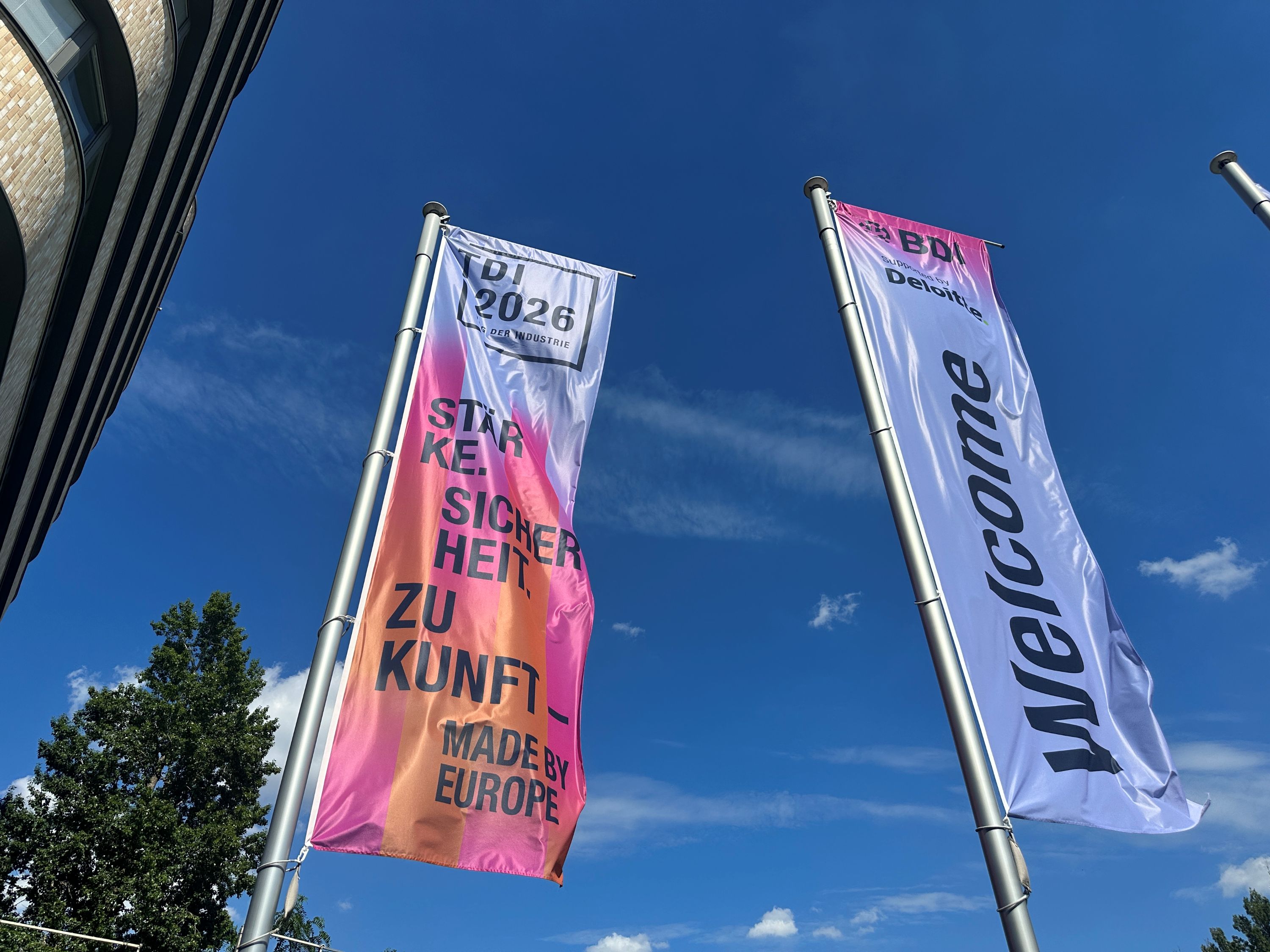 „Stärke. Sicherheit. Zukunft.“ – das Leitmotiv des Tags der Industrie 2026 brachte auf den Punkt, worum es auf dem EUREF-Campus ging: Europas industrielle Rolle in einer geopolitisch unsicheren Welt | BERLINboxx