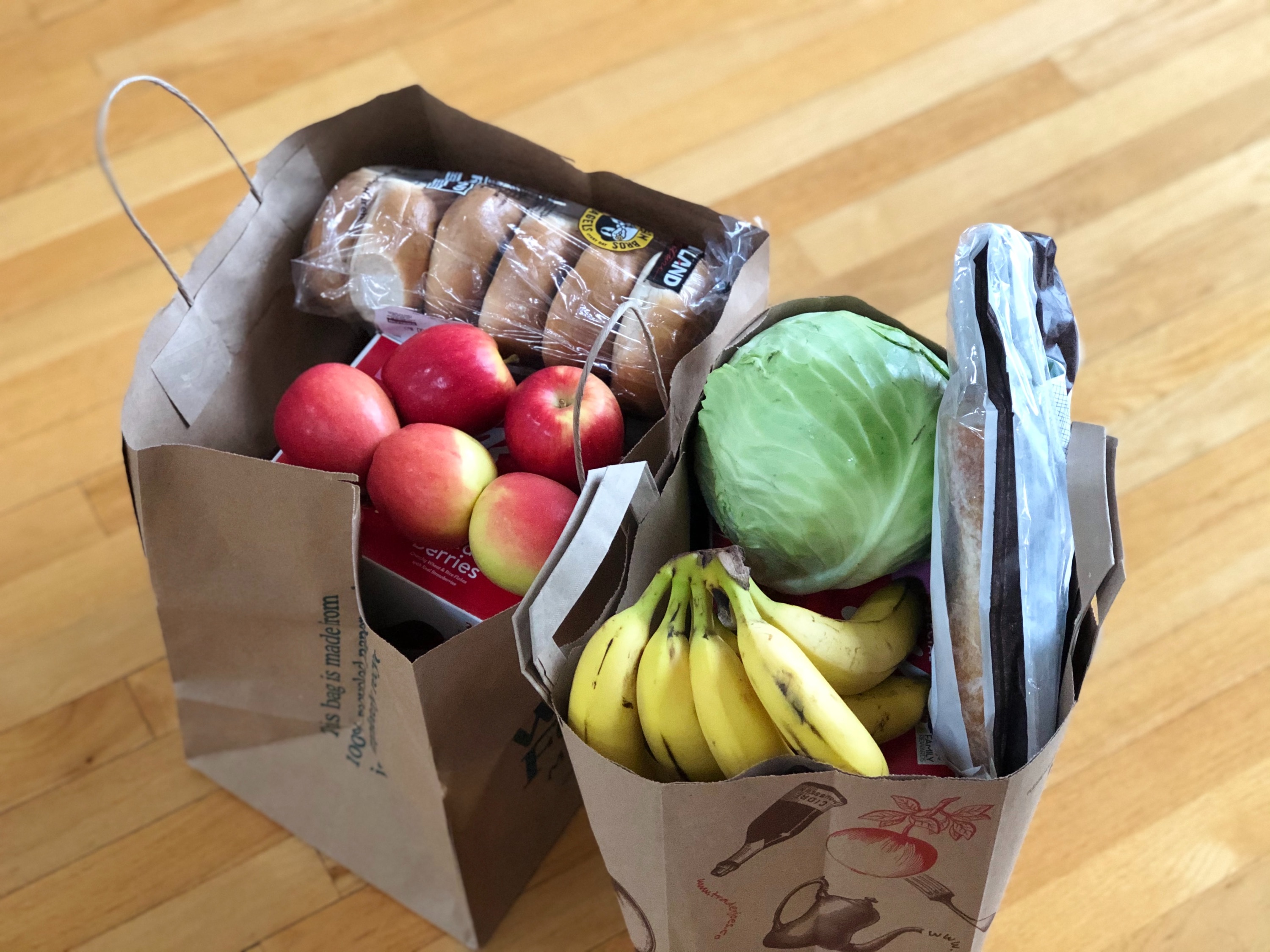 Berliner Tafel packt in der Weihnachtszeit 8.000 Extra-Tüten